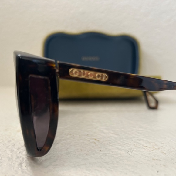 Over sized Gucci sunglasses main image 4